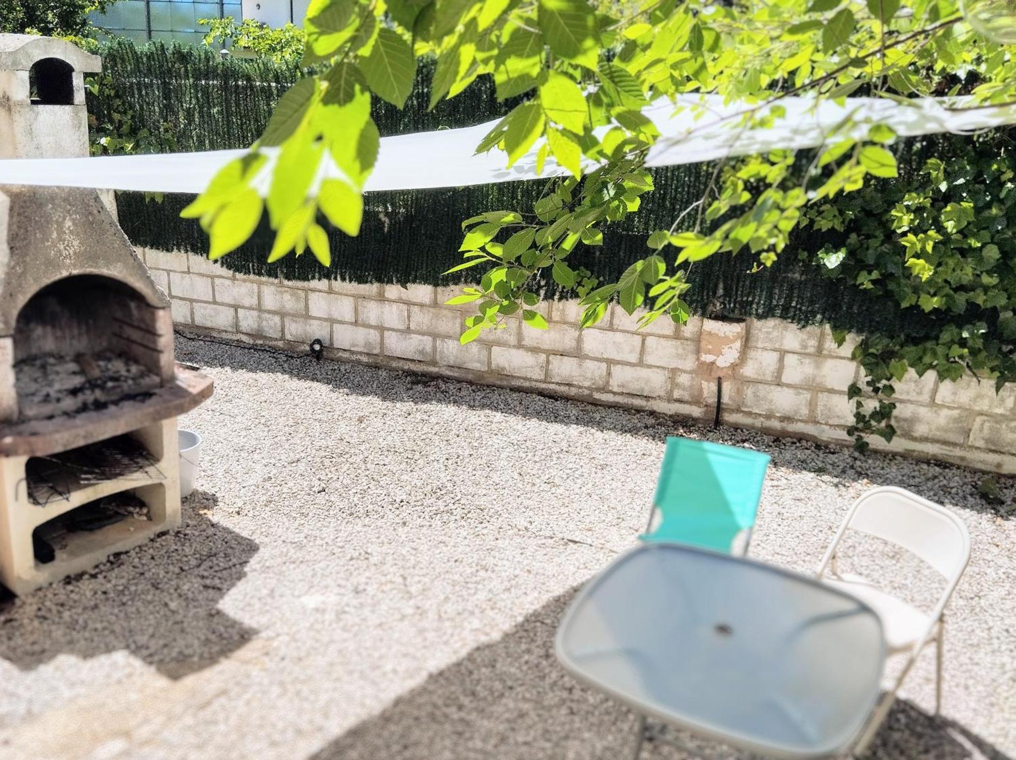 Cool Basement Studio In Hosts House With Private Terrace And Bbq Zizur Mayor Esterno foto