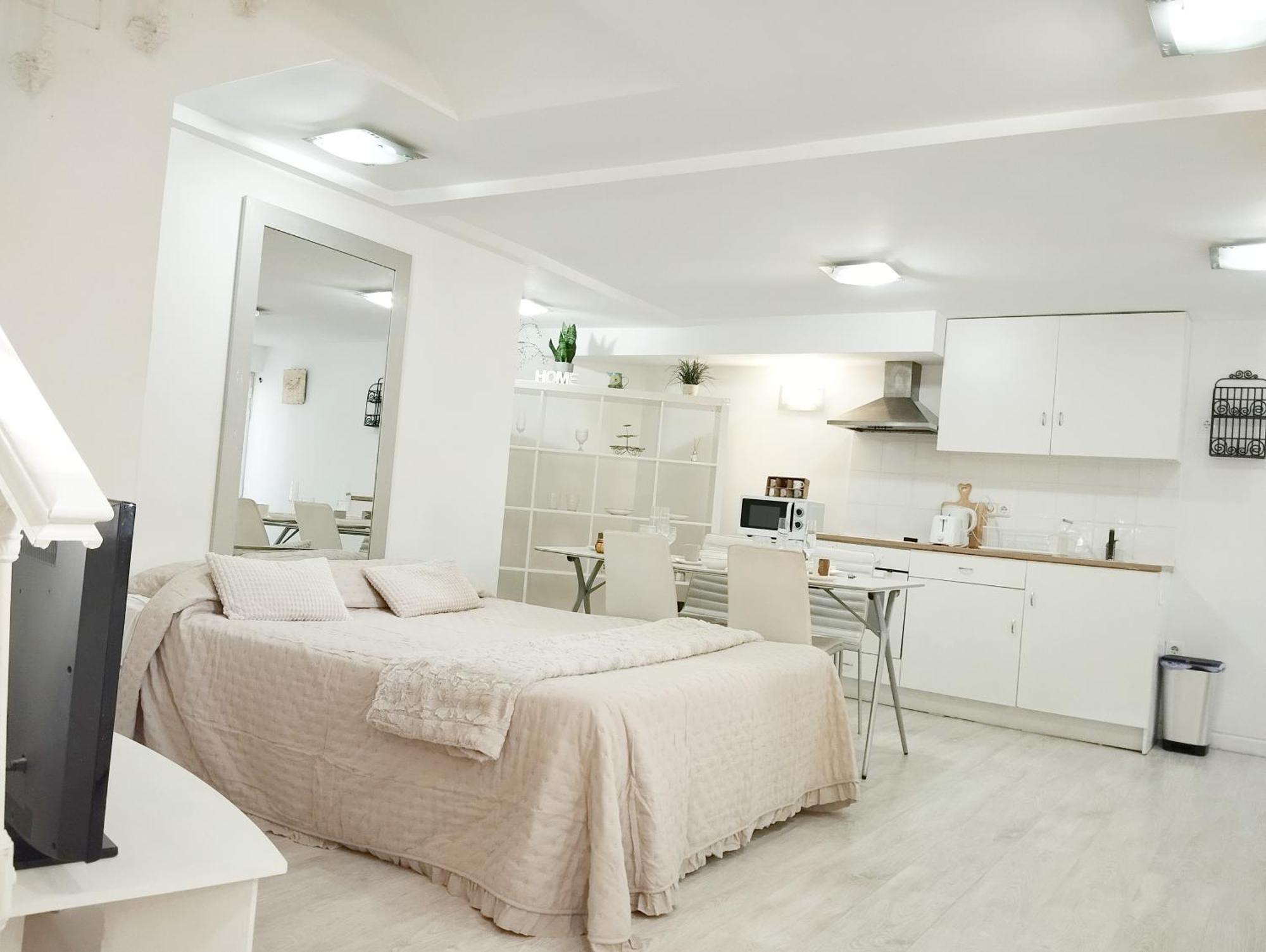 Cool Basement Studio In Hosts House With Private Terrace And Bbq Zizur Mayor Esterno foto
