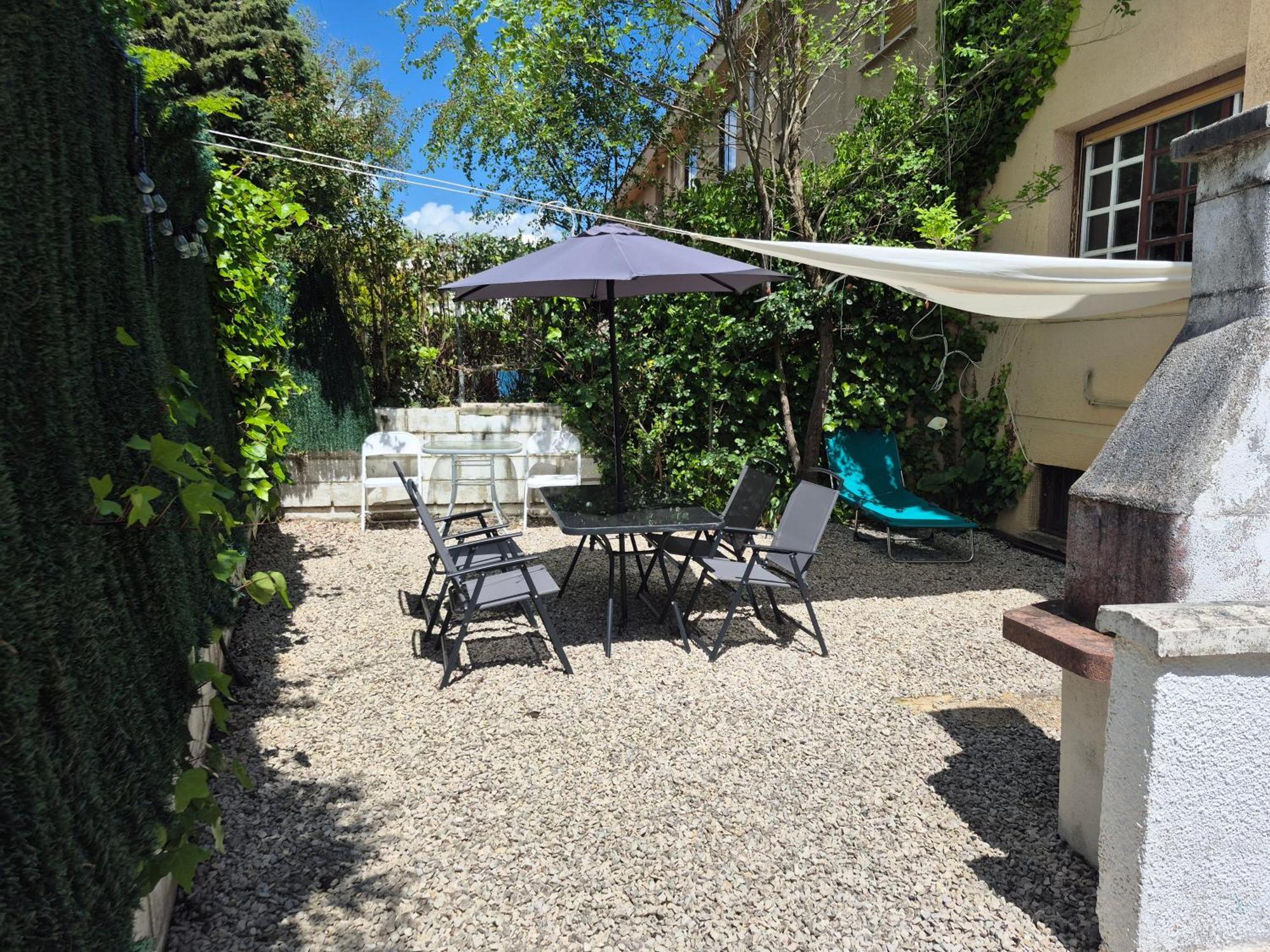 Cool Basement Studio In Hosts House With Private Terrace And Bbq Zizur Mayor Esterno foto